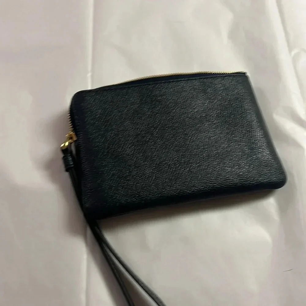 NWT Coach cross grain leather corner zip wristlet. - Picture 4 of 5